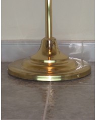 Base cónica y asta de metal dorado Base cónica y asta de metal dorado